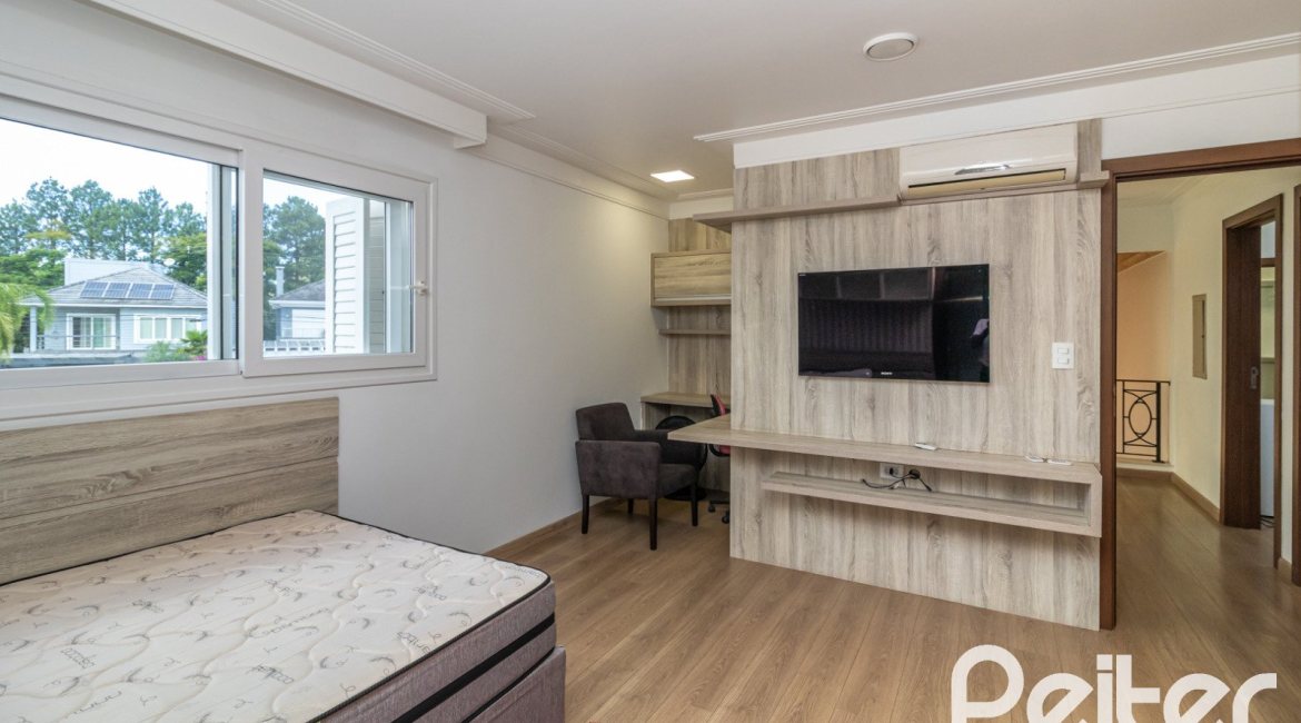 Casa em Condomínio à venda com 445m², 4 dormitórios, 4 suítes, 4 vagas, no bairro Terra Ville em Porto Alegre