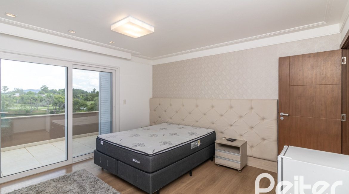 Casa em Condomínio à venda com 445m², 4 dormitórios, 4 suítes, 4 vagas, no bairro Terra Ville em Porto Alegre