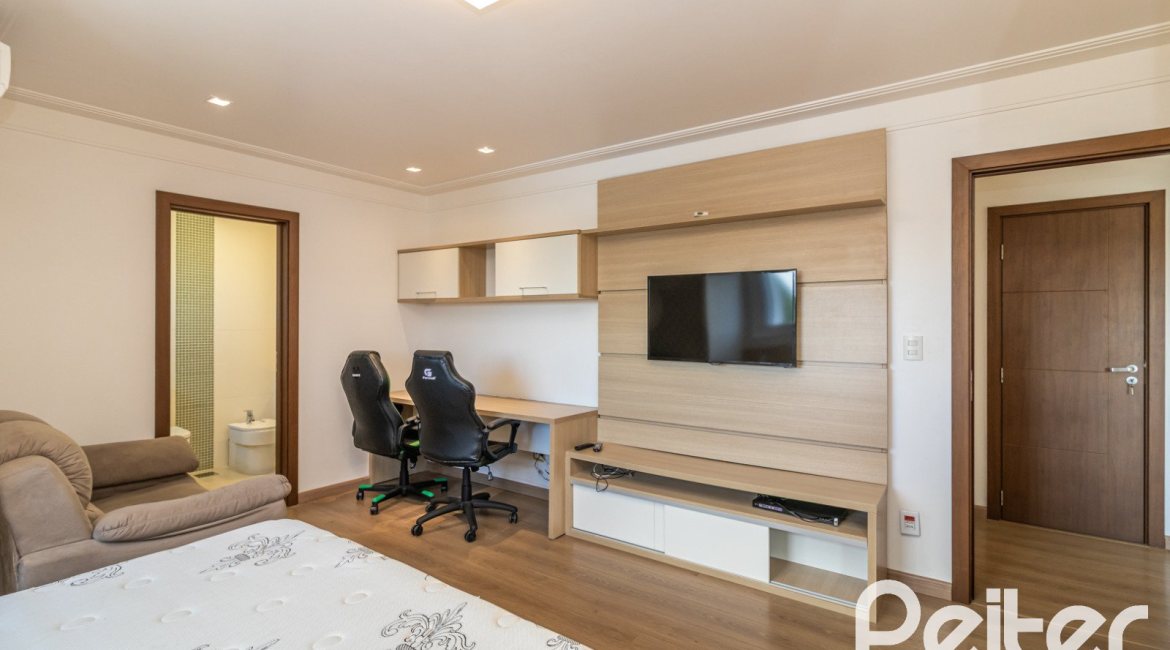 Casa em Condomínio à venda com 445m², 4 dormitórios, 4 suítes, 4 vagas, no bairro Terra Ville em Porto Alegre