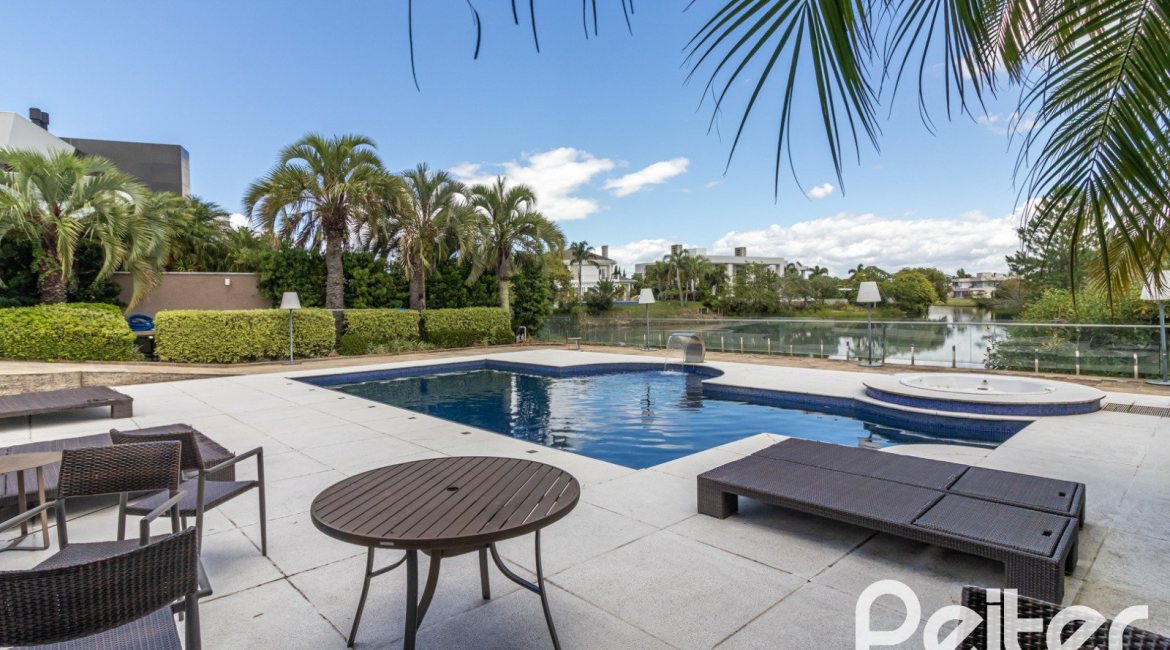 Casa em Condomínio à venda com 445m², 4 dormitórios, 4 suítes, 4 vagas, no bairro Terra Ville em Porto Alegre