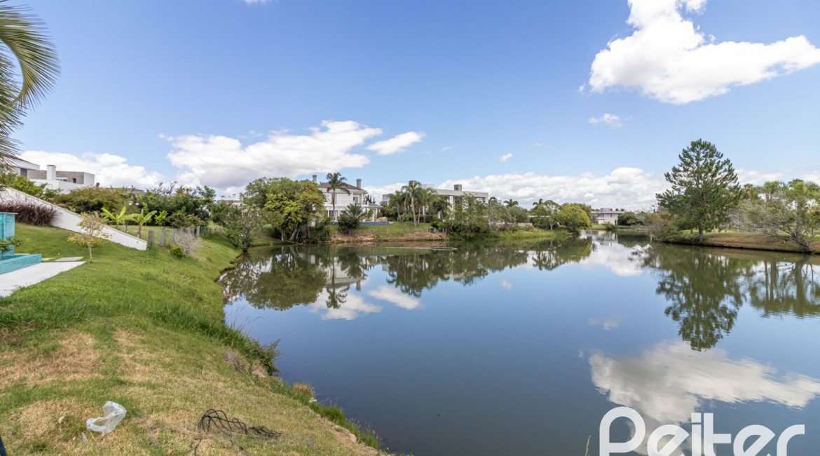 Casa em Condomínio à venda com 445m², 4 dormitórios, 4 suítes, 4 vagas, no bairro Terra Ville em Porto Alegre