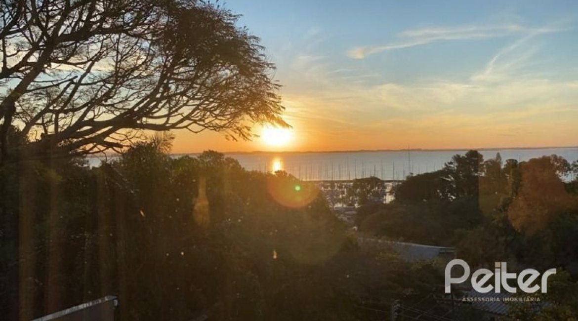 Cobertura à venda com 550m², 4 dormitórios, 4 suítes, 3 vagas, no bairro Vila Assunção em Porto Alegre