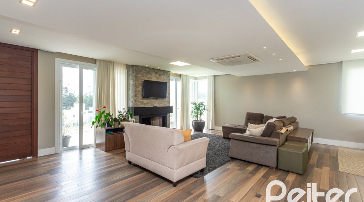 Casa em Condomínio à venda com 337m², 4 dormitórios, 1 suíte, 4 vagas, no bairro Alphaville em PORTO ALEGRE