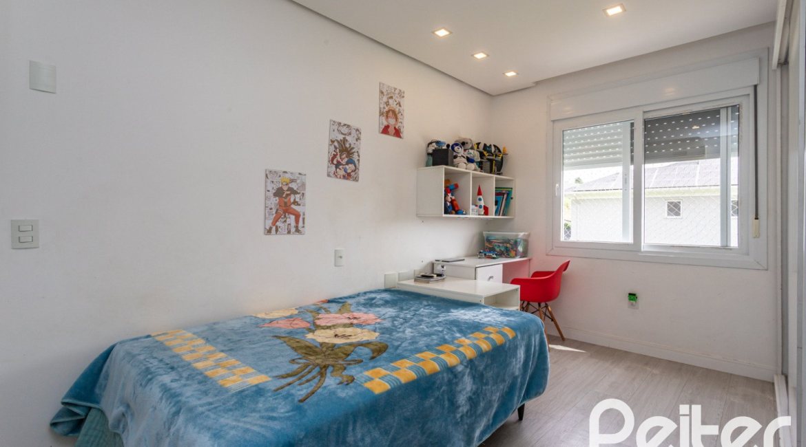 Casa em Condomínio à venda com 337m², 4 dormitórios, 1 suíte, 4 vagas, no bairro Alphaville em PORTO ALEGRE