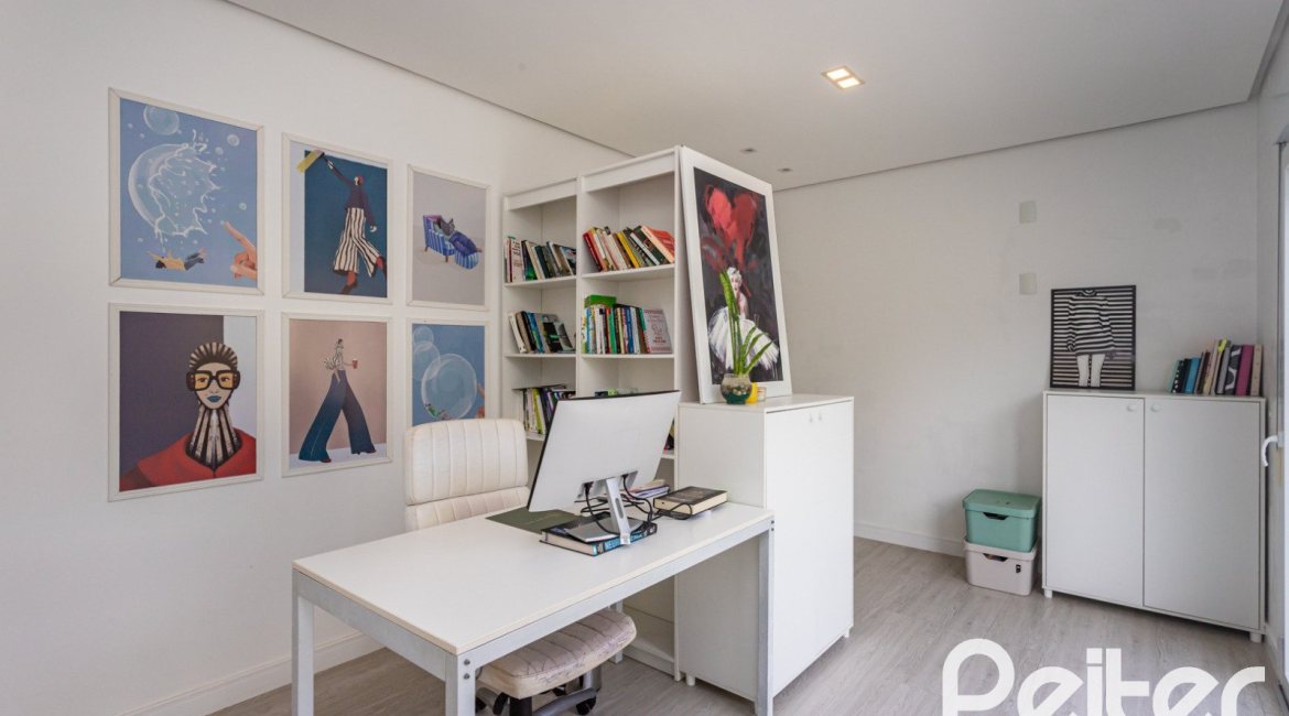 Casa em Condomínio à venda com 337m², 4 dormitórios, 1 suíte, 4 vagas, no bairro Alphaville em PORTO ALEGRE