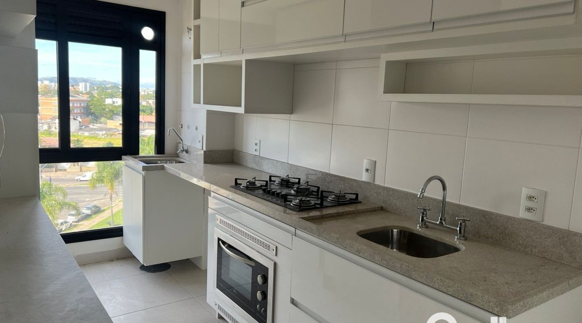 Apartamento à venda com 100m², 3 dormitórios, 1 suíte, 2 vagas, no bairro Cristal em Porto Alegre