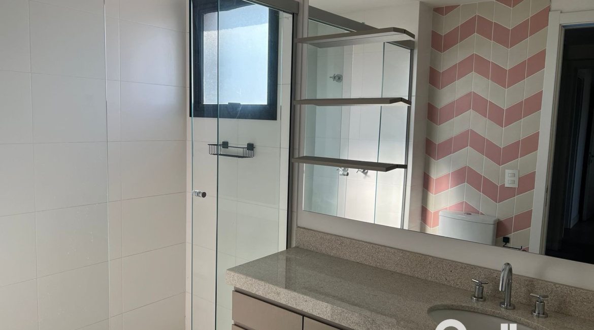 Apartamento à venda com 100m², 3 dormitórios, 1 suíte, 2 vagas, no bairro Cristal em Porto Alegre