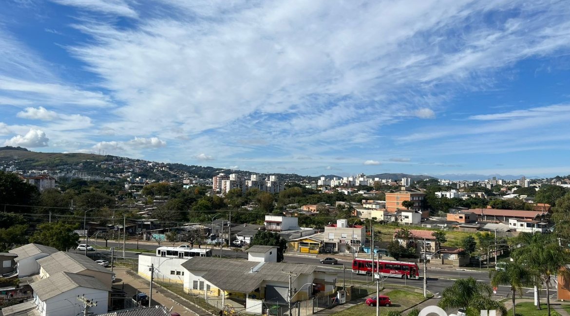 Apartamento à venda com 100m², 3 dormitórios, 1 suíte, 2 vagas, no bairro Cristal em Porto Alegre