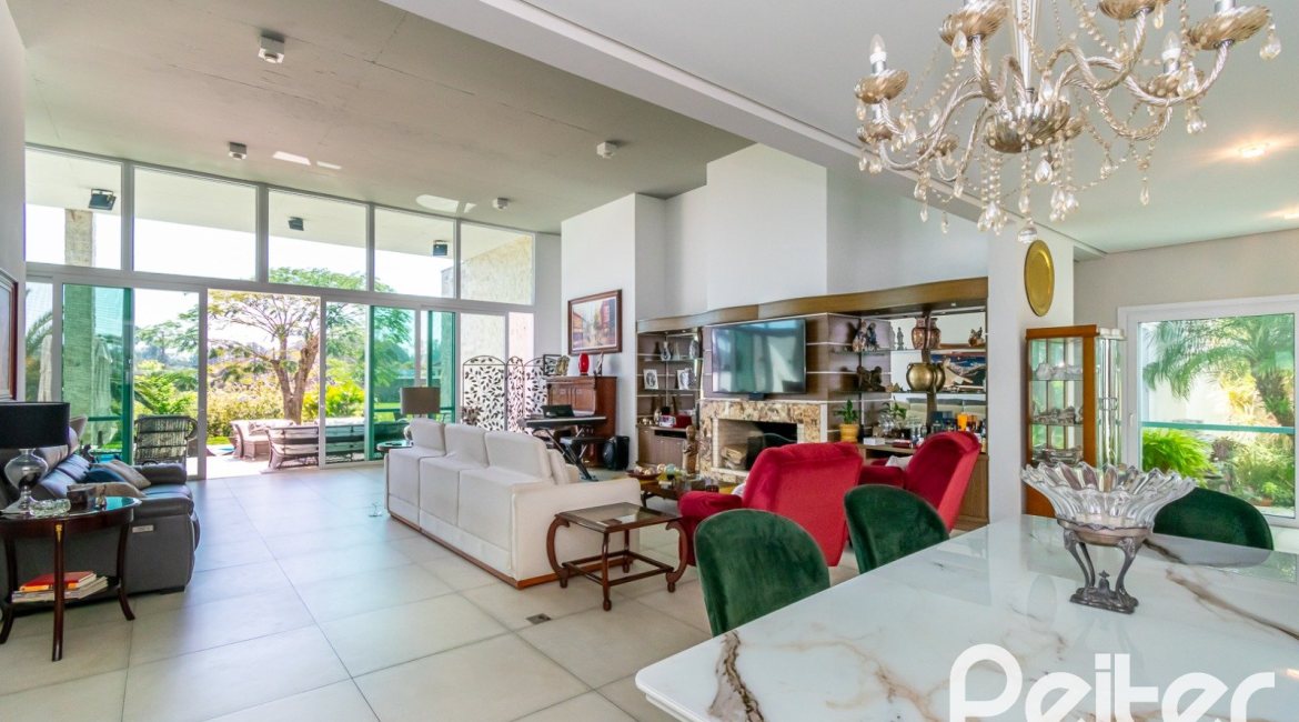 Casa em Condomínio à venda com 420m², 4 dormitórios, 4 suítes, 6 vagas, no bairro Terra Ville em PORTO ALEGRE