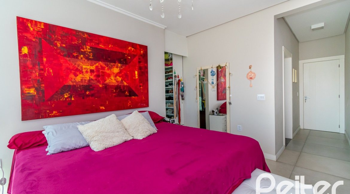 Casa em Condomínio à venda com 420m², 4 dormitórios, 4 suítes, 6 vagas, no bairro Terra Ville em PORTO ALEGRE