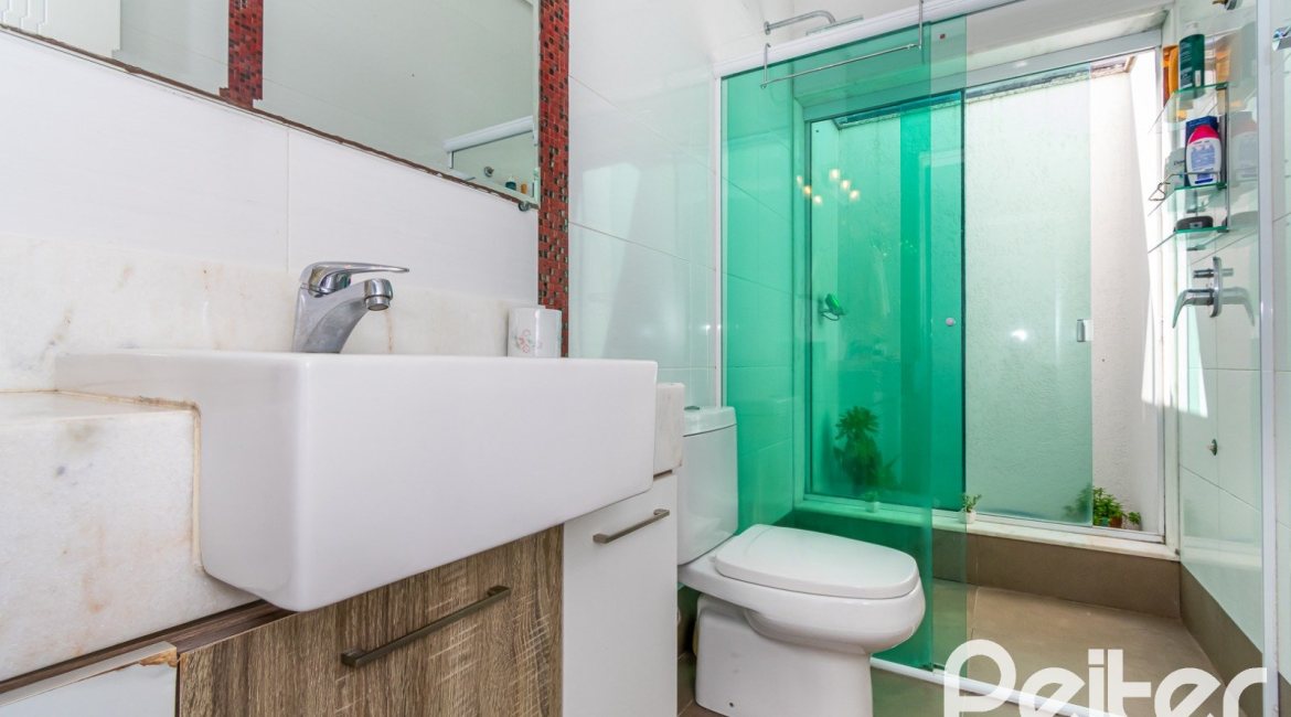 Casa em Condomínio à venda com 420m², 4 dormitórios, 4 suítes, 6 vagas, no bairro Terra Ville em PORTO ALEGRE