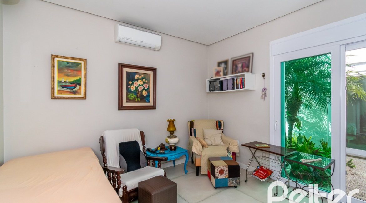 Casa em Condomínio à venda com 420m², 4 dormitórios, 4 suítes, 6 vagas, no bairro Terra Ville em PORTO ALEGRE