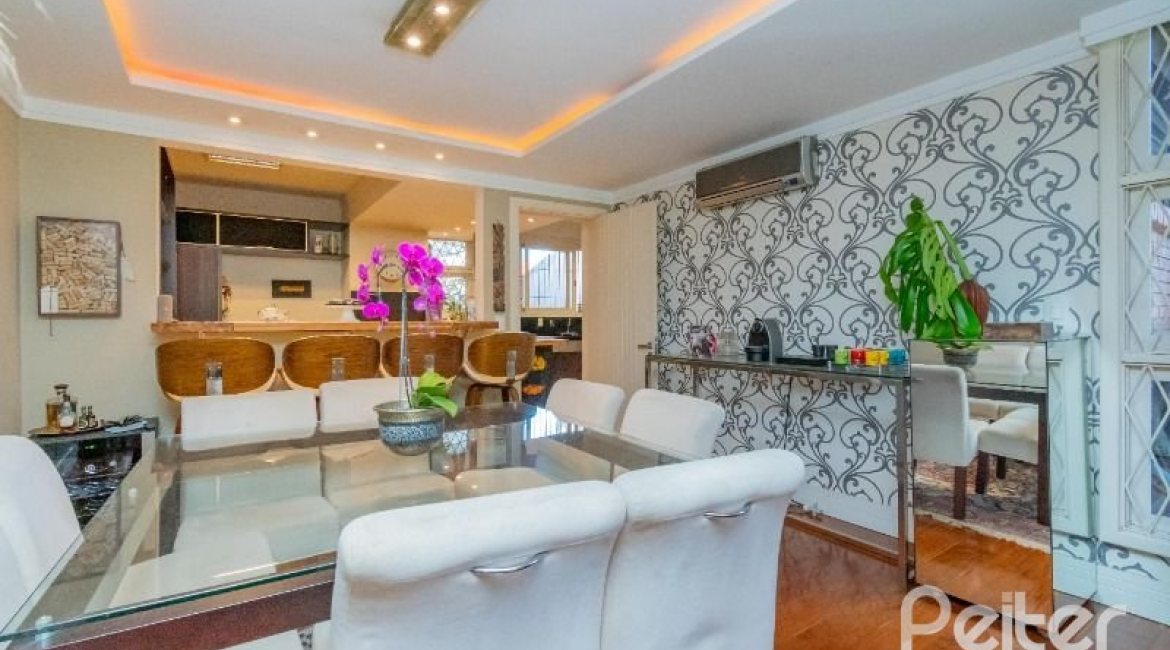 Apartamento à venda com 231m², 4 dormitórios, 2 suítes, 2 vagas, no bairro Cristal em PORTO ALEGRE