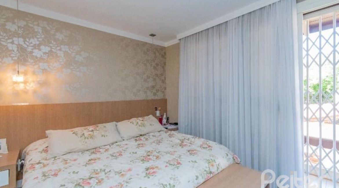 Apartamento à venda com 231m², 4 dormitórios, 2 suítes, 2 vagas, no bairro Cristal em PORTO ALEGRE