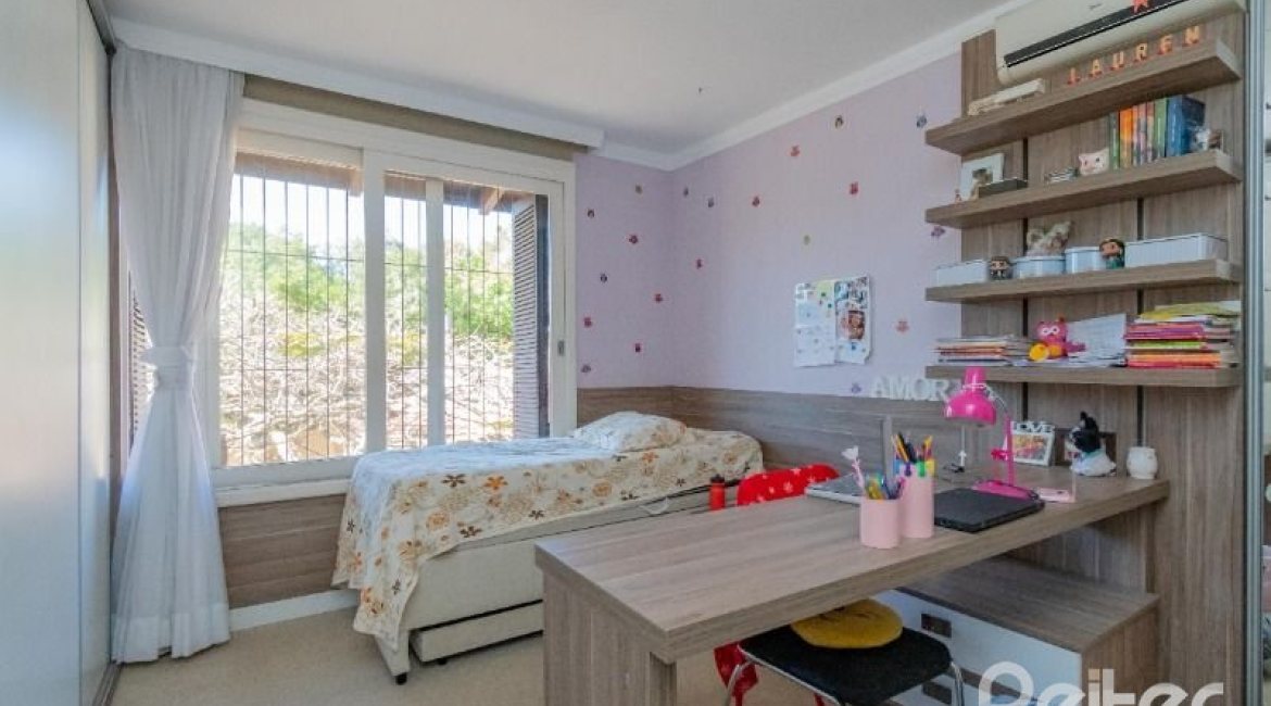 Apartamento à venda com 231m², 4 dormitórios, 2 suítes, 2 vagas, no bairro Cristal em PORTO ALEGRE