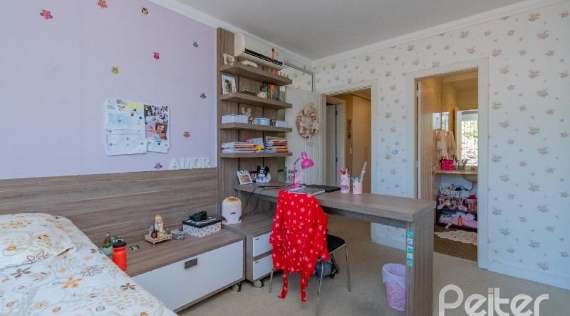 Apartamento à venda com 231m², 4 dormitórios, 2 suítes, 2 vagas, no bairro Cristal em PORTO ALEGRE