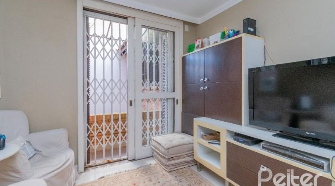 Apartamento à venda com 231m², 4 dormitórios, 2 suítes, 2 vagas, no bairro Cristal em PORTO ALEGRE