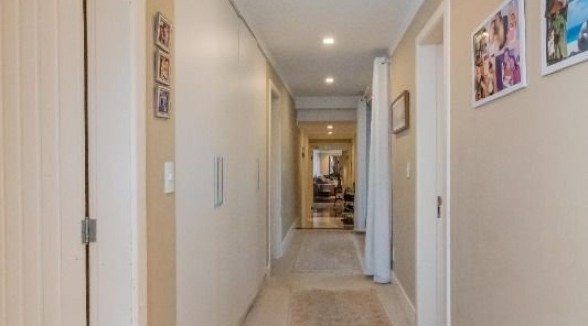 Apartamento à venda com 231m², 4 dormitórios, 2 suítes, 2 vagas, no bairro Cristal em PORTO ALEGRE