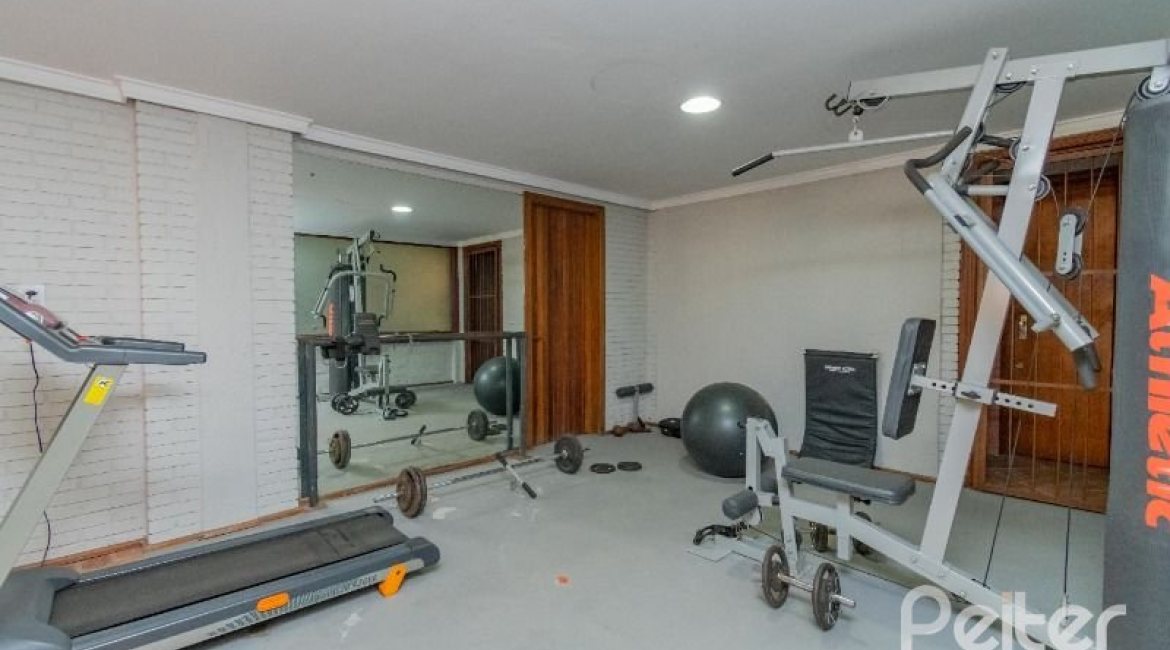 Apartamento à venda com 231m², 4 dormitórios, 2 suítes, 2 vagas, no bairro Cristal em PORTO ALEGRE