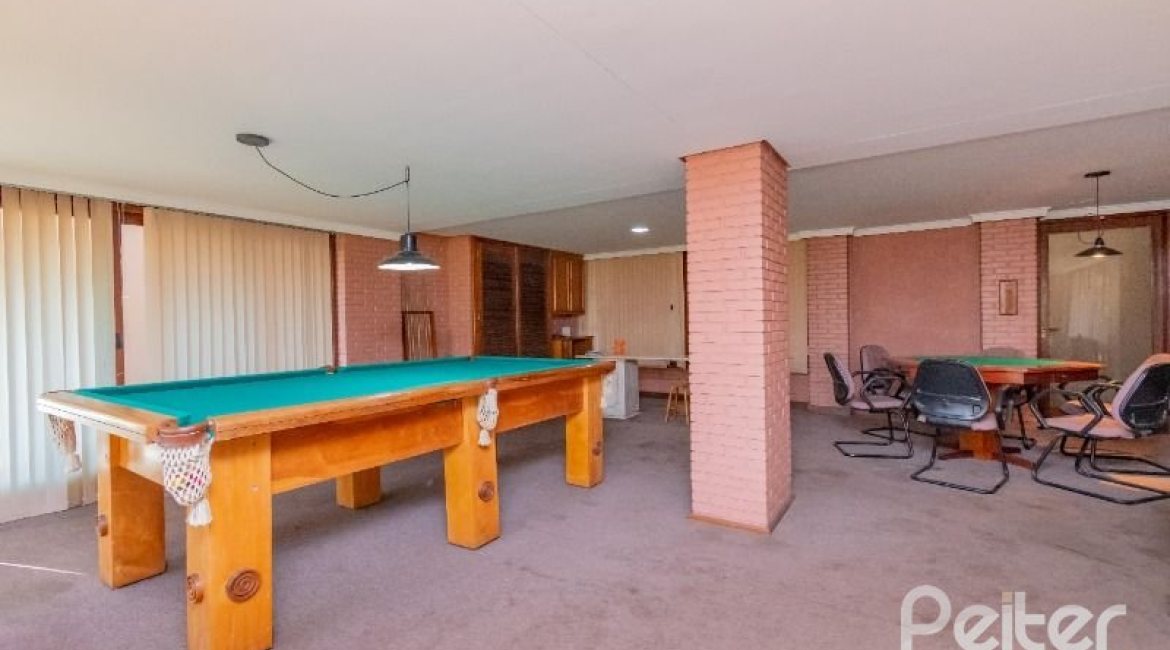 Apartamento à venda com 231m², 4 dormitórios, 2 suítes, 2 vagas, no bairro Cristal em PORTO ALEGRE