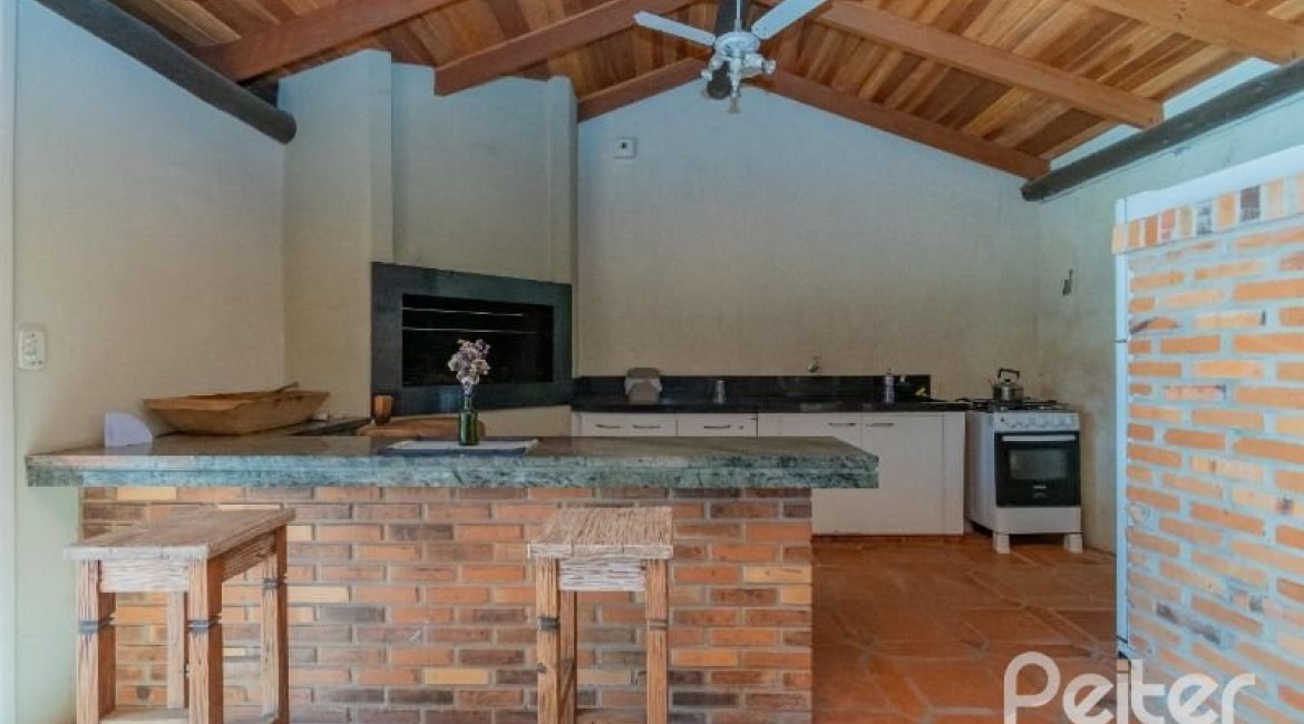 Apartamento à venda com 231m², 4 dormitórios, 2 suítes, 2 vagas, no bairro Cristal em PORTO ALEGRE