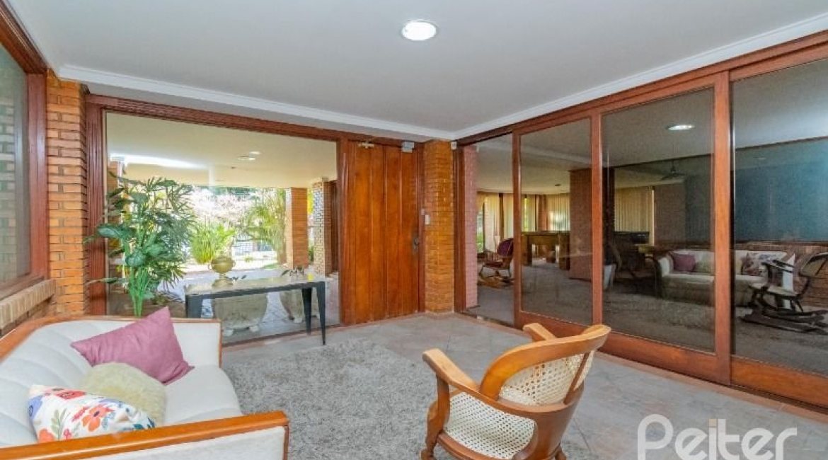 Apartamento à venda com 231m², 4 dormitórios, 2 suítes, 2 vagas, no bairro Cristal em PORTO ALEGRE