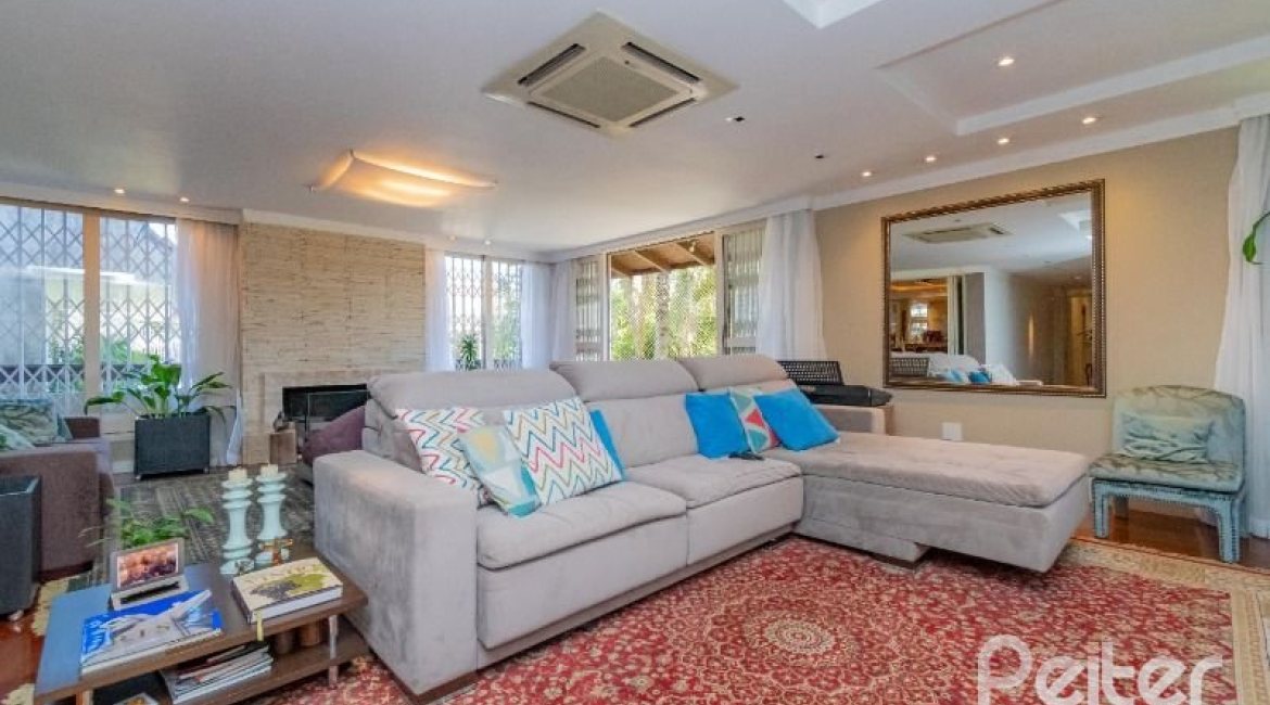 Apartamento à venda com 231m², 4 dormitórios, 2 suítes, 2 vagas, no bairro Cristal em PORTO ALEGRE