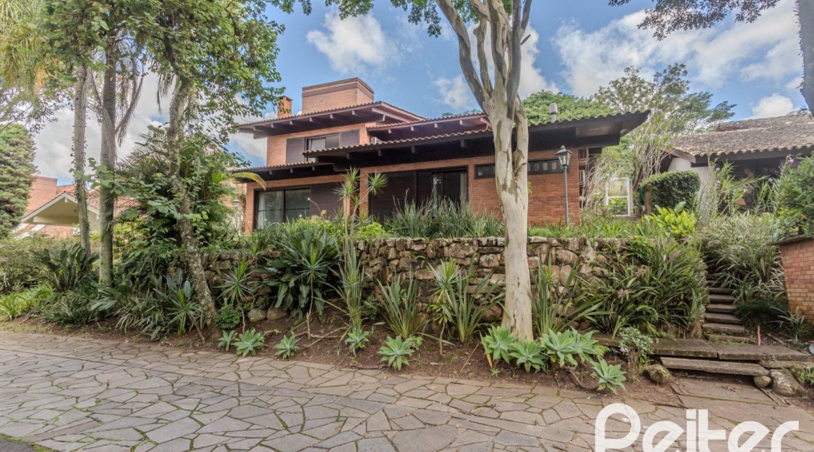 Casa em Condomínio à venda com 395m², 4 dormitórios, 4 suítes, 4 vagas, no bairro Cavalhada em PORTO ALEGRE