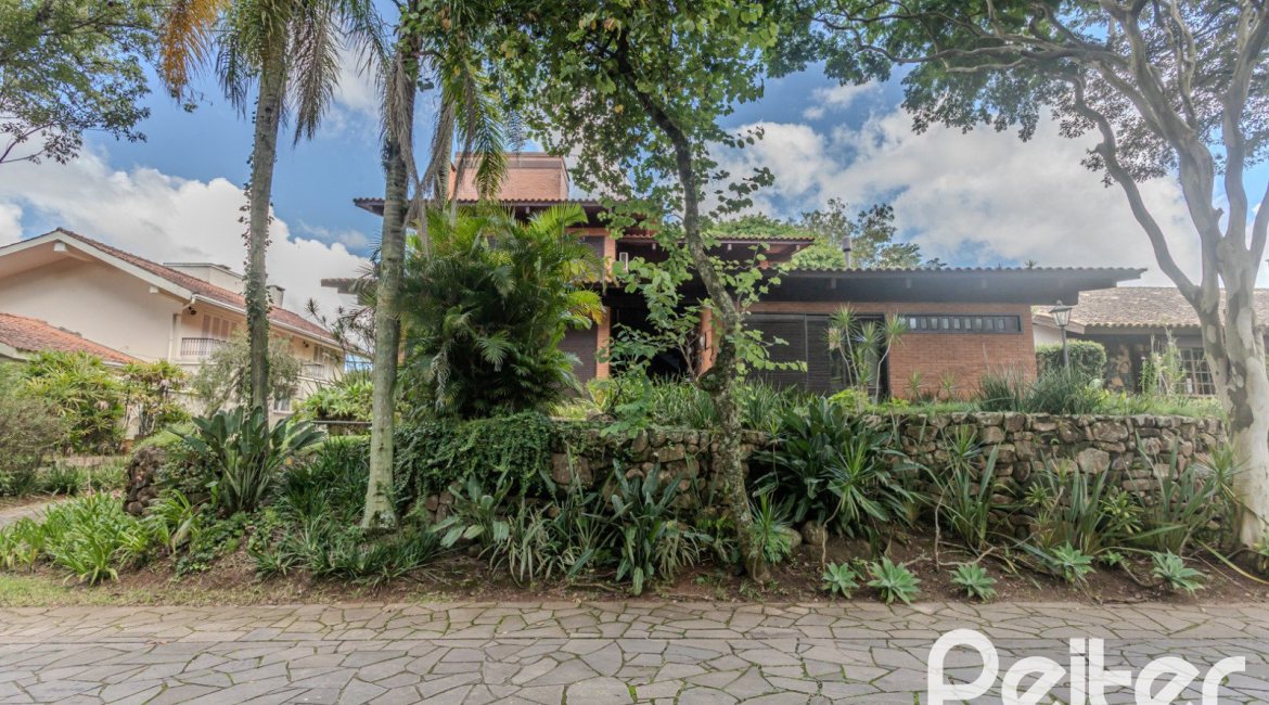 Casa em Condomínio à venda com 395m², 4 dormitórios, 4 suítes, 4 vagas, no bairro Cavalhada em PORTO ALEGRE