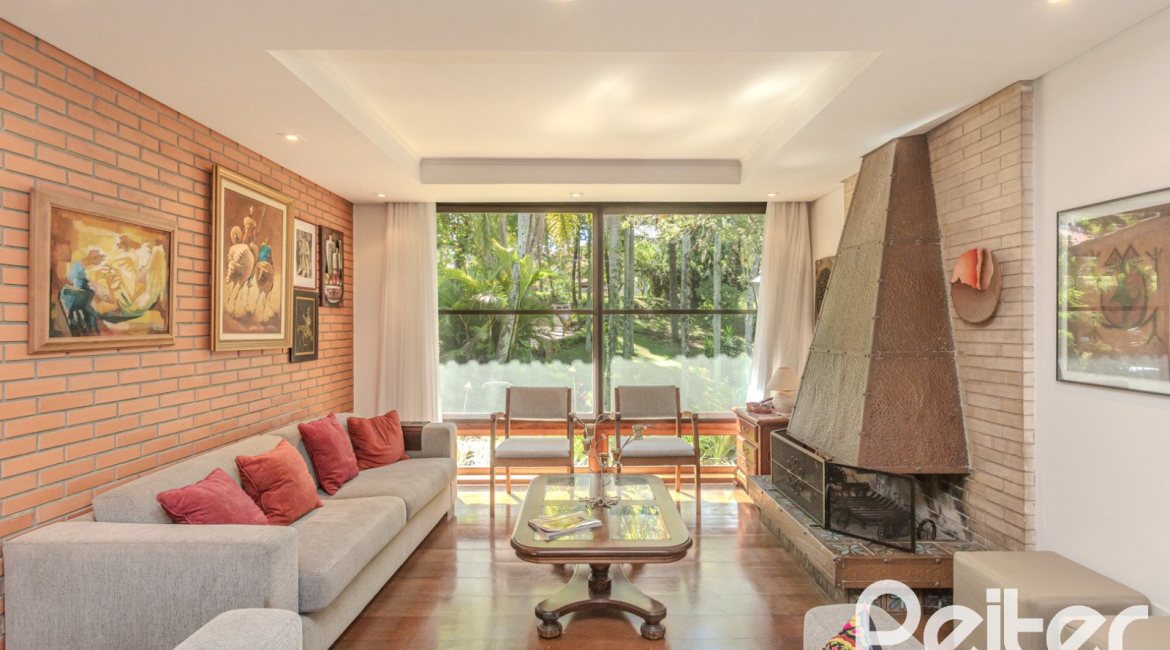 Casa em Condomínio à venda com 395m², 4 dormitórios, 4 suítes, 4 vagas, no bairro Cavalhada em PORTO ALEGRE