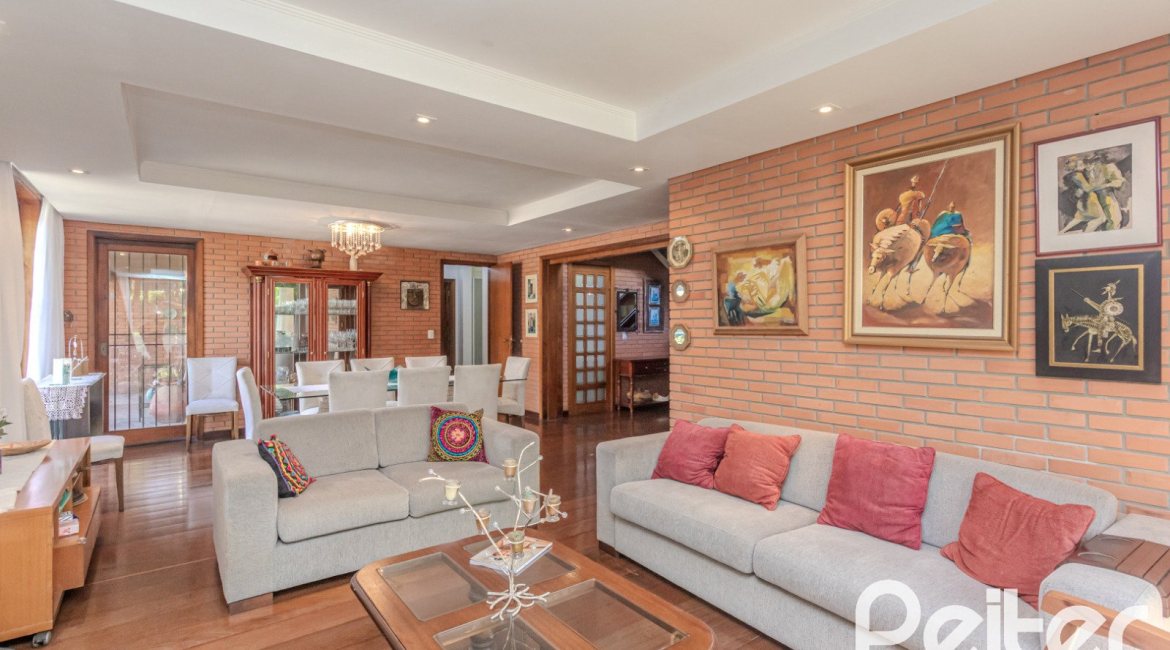 Casa em Condomínio à venda com 395m², 4 dormitórios, 4 suítes, 4 vagas, no bairro Cavalhada em PORTO ALEGRE