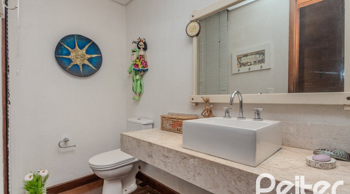 Casa em Condomínio à venda com 395m², 4 dormitórios, 4 suítes, 4 vagas, no bairro Cavalhada em PORTO ALEGRE