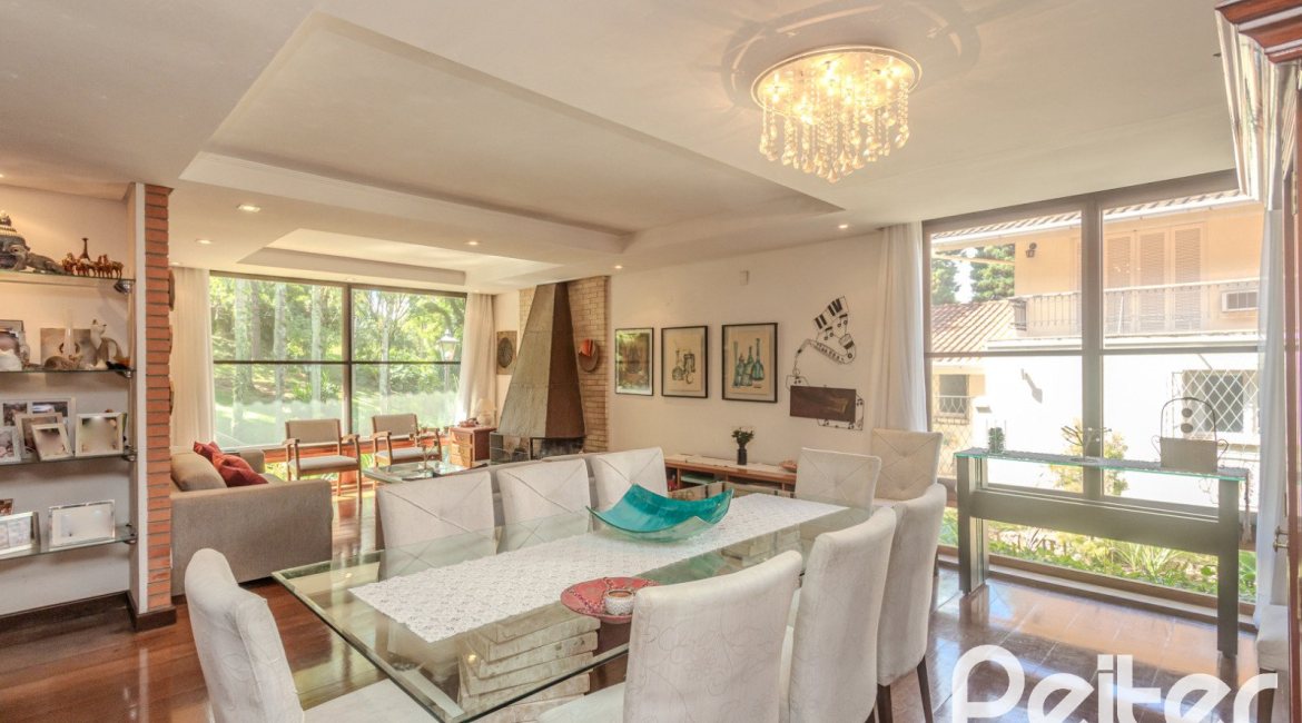 Casa em Condomínio à venda com 395m², 4 dormitórios, 4 suítes, 4 vagas, no bairro Cavalhada em PORTO ALEGRE