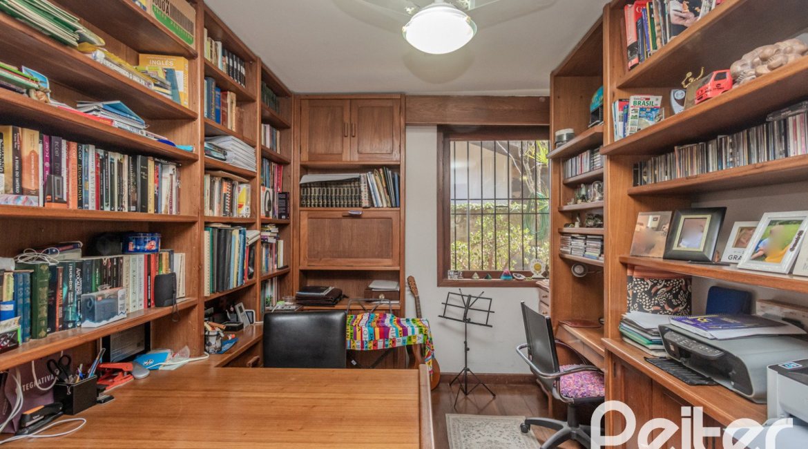 Casa em Condomínio à venda com 395m², 4 dormitórios, 4 suítes, 4 vagas, no bairro Cavalhada em PORTO ALEGRE