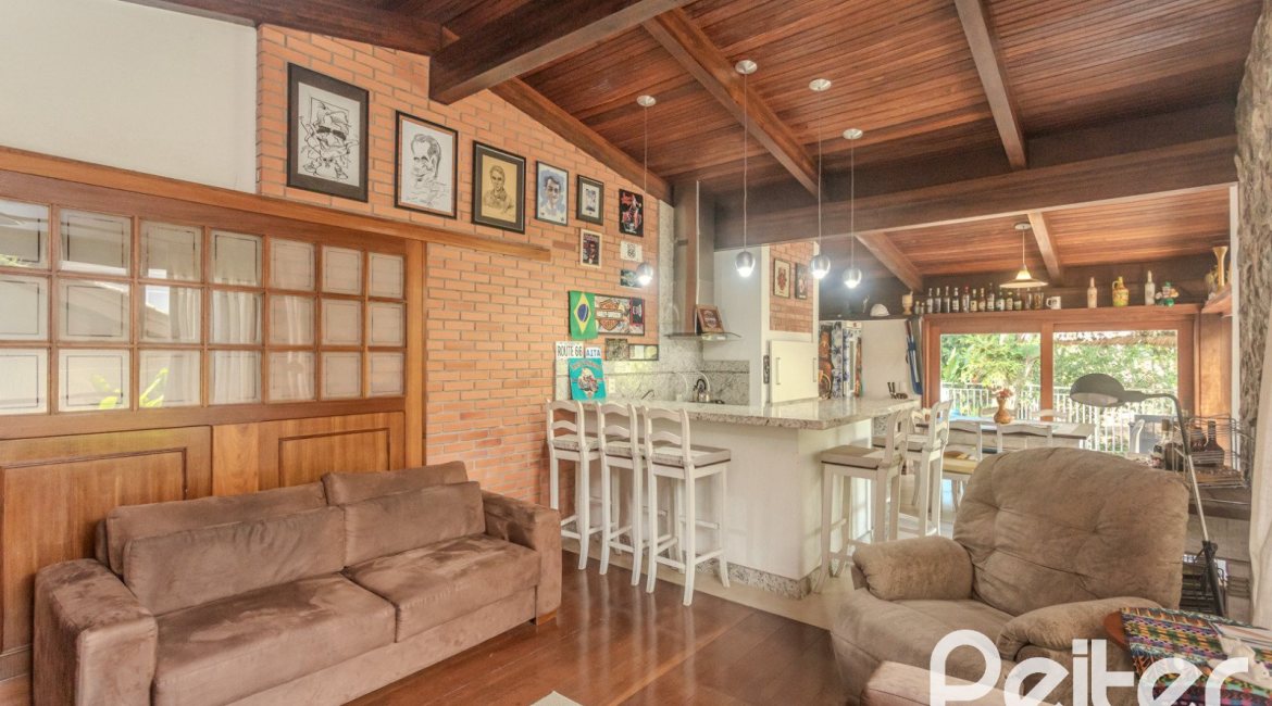 Casa em Condomínio à venda com 395m², 4 dormitórios, 4 suítes, 4 vagas, no bairro Cavalhada em PORTO ALEGRE