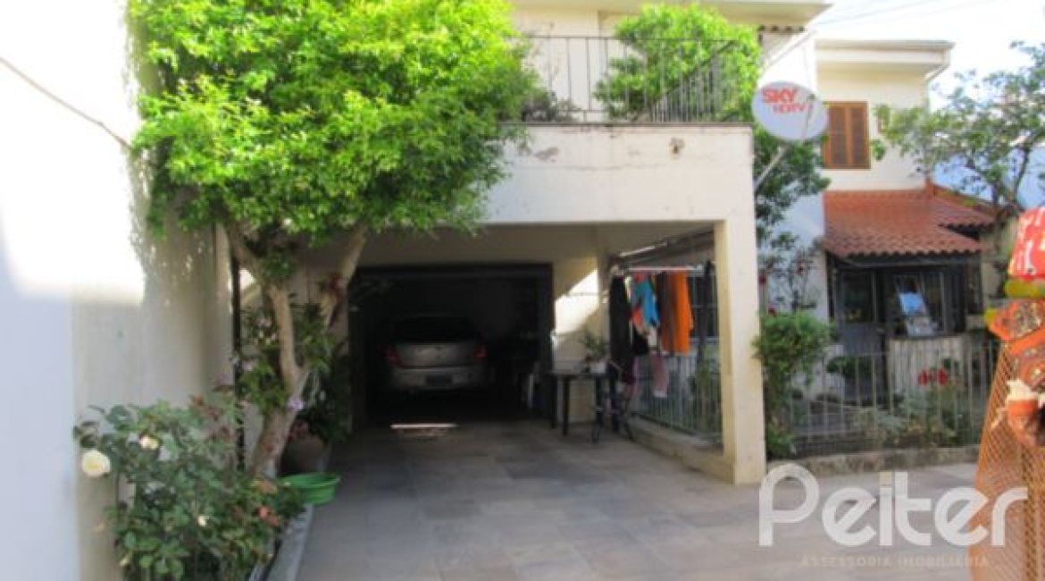 Comercial à venda com 260m², 3 dormitórios, 1 suíte, 6 vagas, no bairro Menino Deus em Porto Alegre