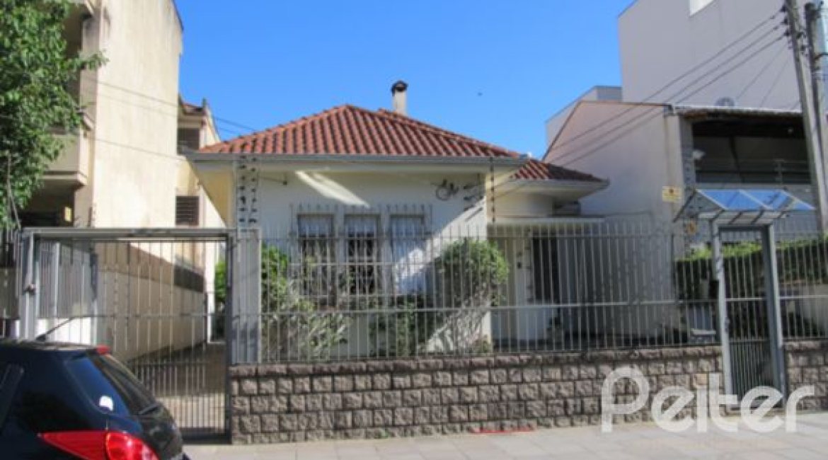 Comercial à venda com 260m², 3 dormitórios, 1 suíte, 6 vagas, no bairro Menino Deus em Porto Alegre