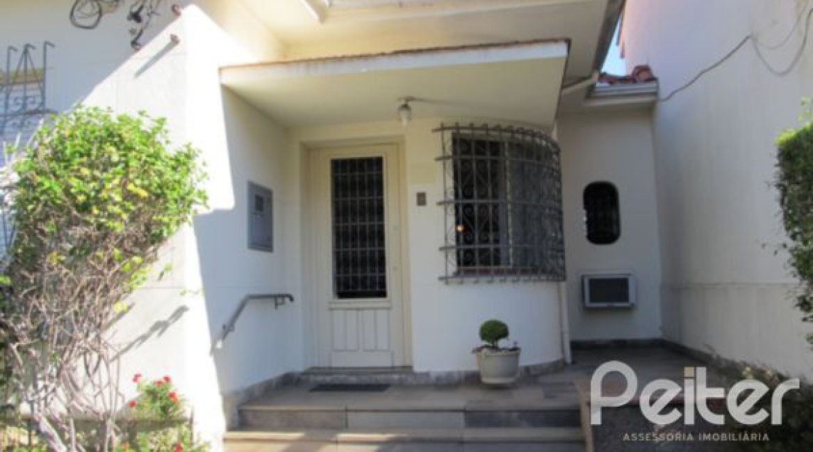 Comercial à venda com 260m², 3 dormitórios, 1 suíte, 6 vagas, no bairro Menino Deus em Porto Alegre