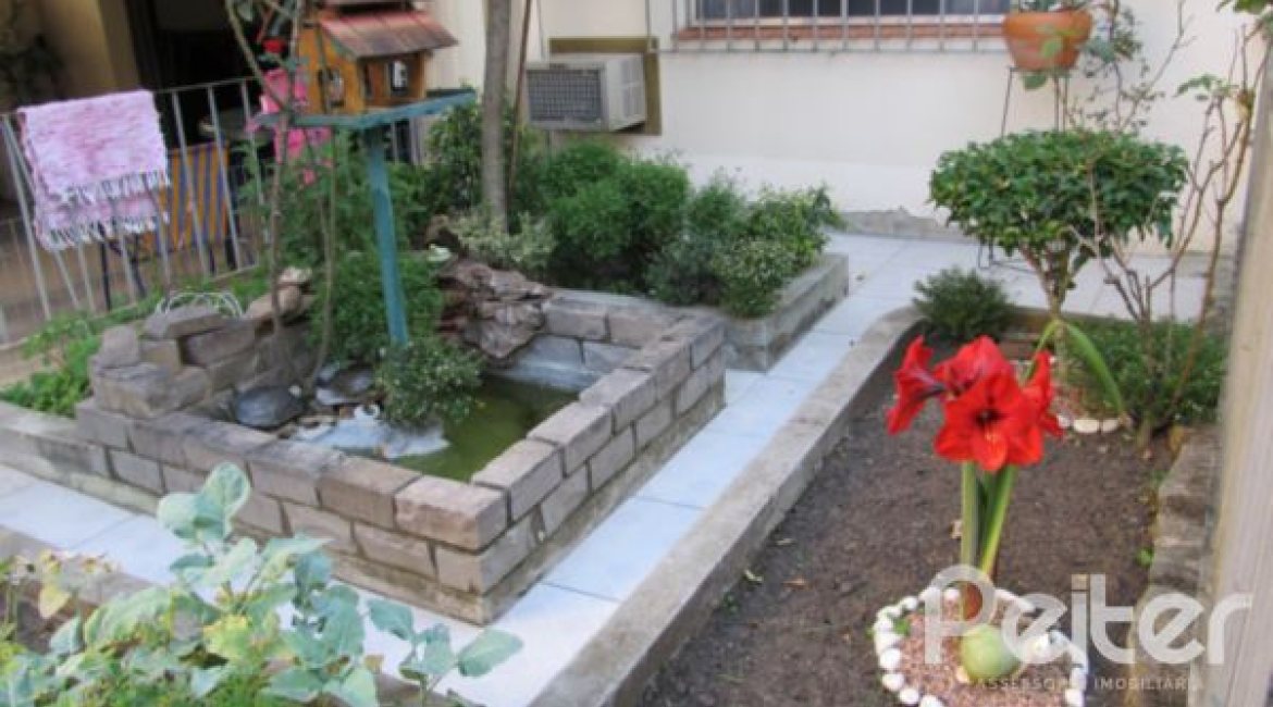 Comercial à venda com 260m², 3 dormitórios, 1 suíte, 6 vagas, no bairro Menino Deus em Porto Alegre