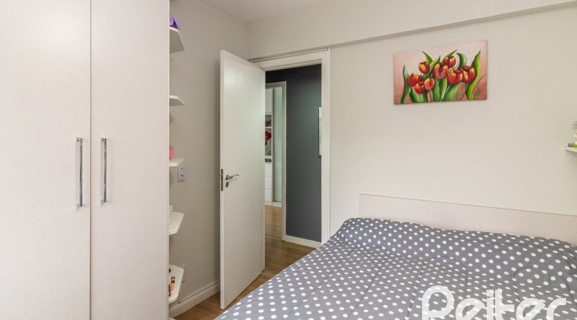 Apartamento à venda com 75m², 3 dormitórios, 1 suíte, 1 vaga, no bairro Tristeza em Porto Alegre
