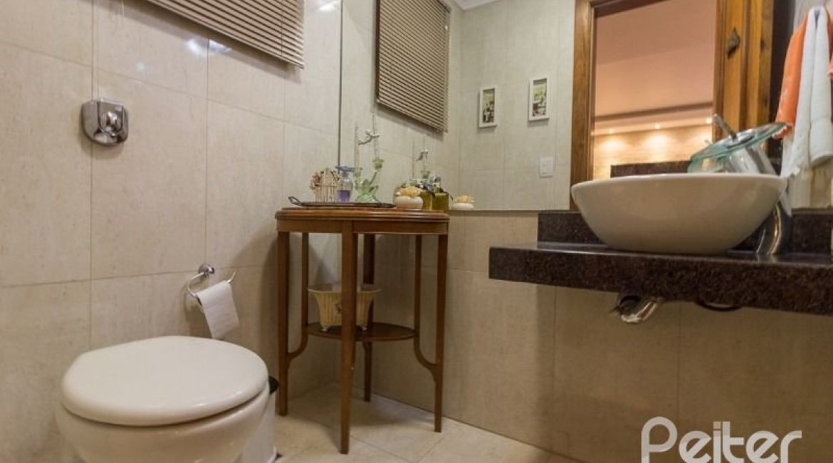 Apartamento à venda com 156m², 3 dormitórios, 1 suíte, 3 vagas, no bairro Tristeza em PORTO ALEGRE