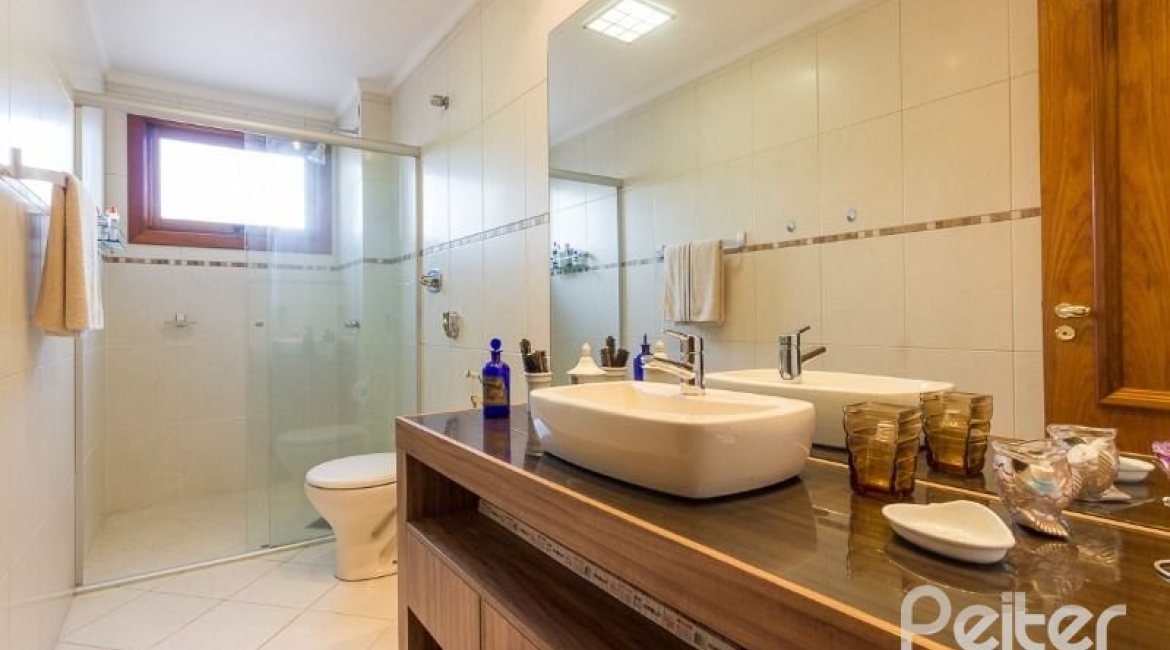 Apartamento à venda com 156m², 3 dormitórios, 1 suíte, 3 vagas, no bairro Tristeza em PORTO ALEGRE