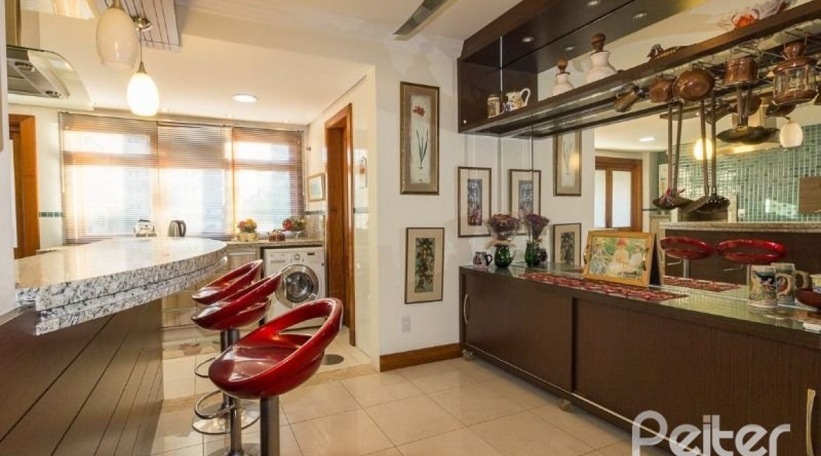 Apartamento à venda com 156m², 3 dormitórios, 1 suíte, 3 vagas, no bairro Tristeza em PORTO ALEGRE