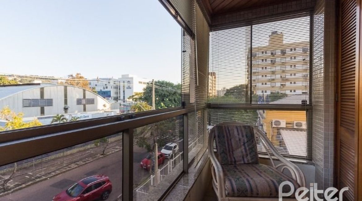 Apartamento à venda com 156m², 3 dormitórios, 1 suíte, 3 vagas, no bairro Tristeza em PORTO ALEGRE