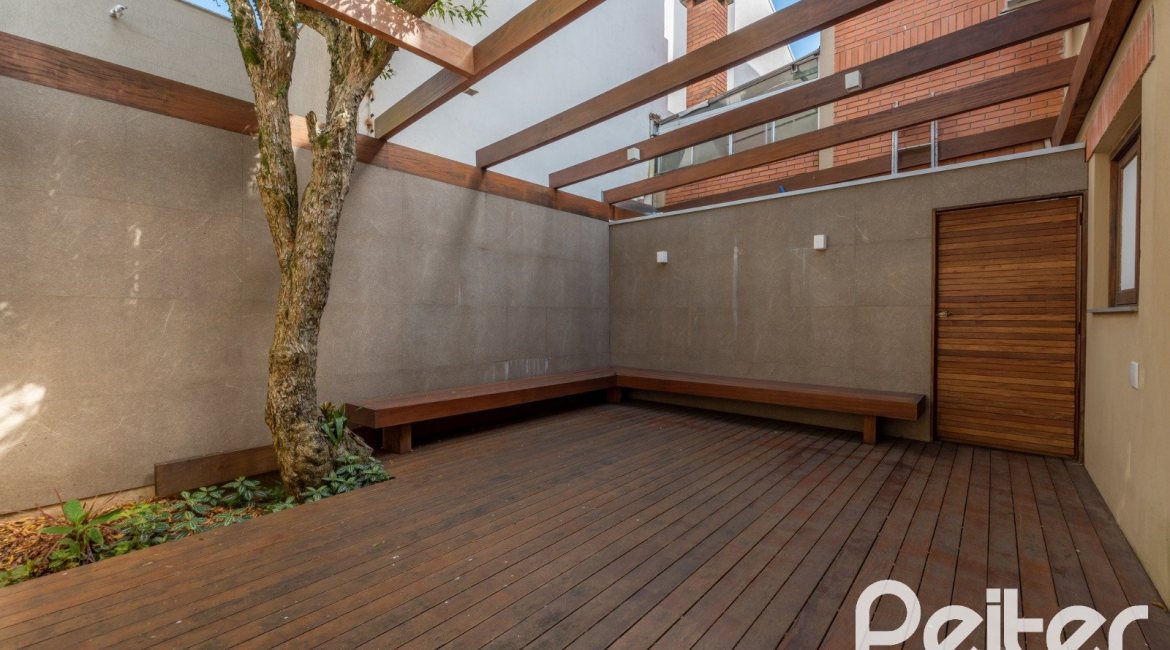 Casa em Condomínio à venda com 145m², 3 dormitórios, 1 suíte, 2 vagas, no bairro Tristeza em Porto Alegre