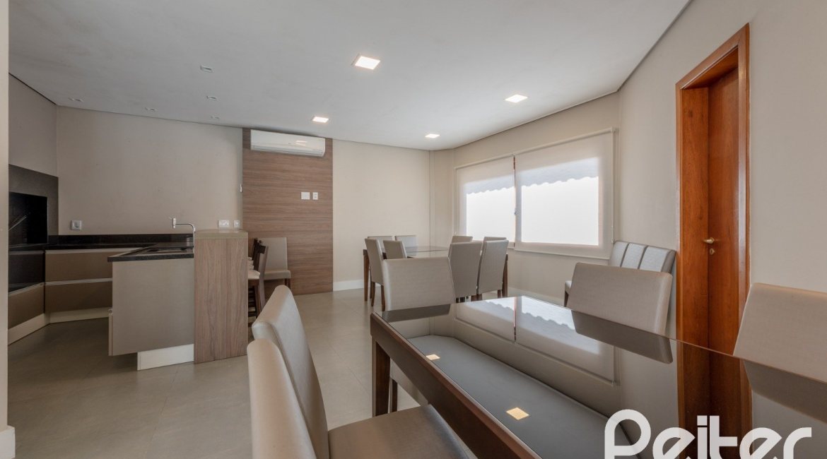 Casa em Condomínio à venda com 145m², 3 dormitórios, 1 suíte, 2 vagas, no bairro Tristeza em Porto Alegre