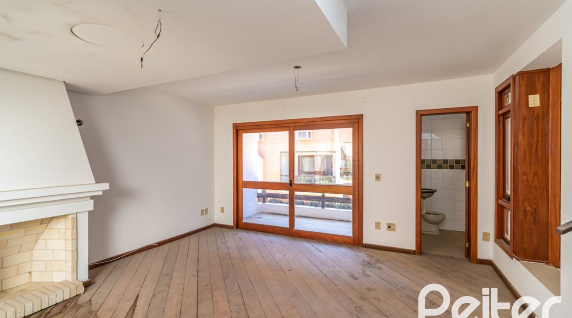 Casa em Condomínio à venda com 145m², 3 dormitórios, 1 suíte, 2 vagas, no bairro Tristeza em Porto Alegre