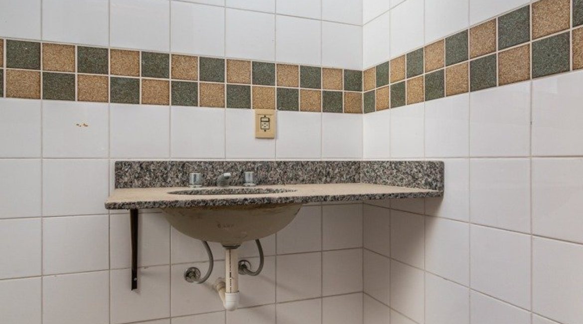 Casa em Condomínio à venda com 145m², 3 dormitórios, 1 suíte, 2 vagas, no bairro Tristeza em Porto Alegre