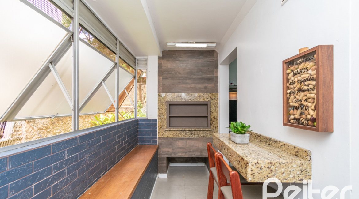 Apartamento à venda com 86m², 2 dormitórios, no bairro Tristeza em Porto Alegre