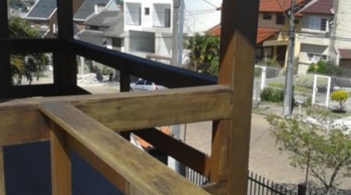 Casa à venda com 158m², 3 dormitórios, 1 suíte, 2 vagas, no bairro Ipanema em Porto Alegre